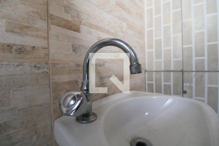 Casa à venda com 200m², 3 quartos e 2 vagas Casa à venda com 200m², 3 quartos e 2 vagasBanheiro de Serviço