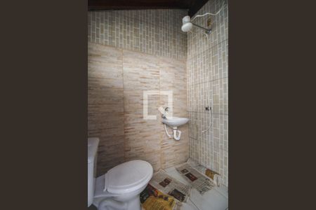 Casa à venda com 200m², 3 quartos e 2 vagas Casa à venda com 200m², 3 quartos e 2 vagasBanheiro de Serviço