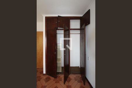 Casa à venda com 200m², 3 quartos e 2 vagas Casa à venda com 200m², 3 quartos e 2 vagasQuarto 3