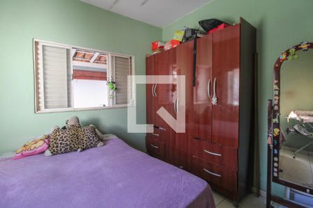 Casa à venda com 200m², 3 quartos e 2 vagas Casa à venda com 200m², 3 quartos e 2 vagasEdícula