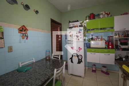 Casa à venda com 200m², 3 quartos e 2 vagas Casa à venda com 200m², 3 quartos e 2 vagasEdícula