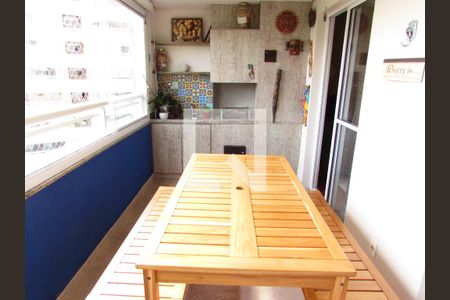 Apartamento à venda com 116m², 3 quartos e 2 vagasVaranda