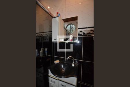 Casa à venda com 230m², 4 quartos e 2 vagasBanheiro da Suíte