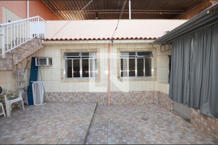 Casa à venda com 230m², 4 quartos e 2 vagasQuintal