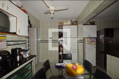 Casa à venda com 230m², 4 quartos e 2 vagasCopa