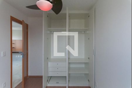 Quarto 1 - Armários de apartamento para alugar com 2 quartos, 42m² em Parque Industrial, Campinas