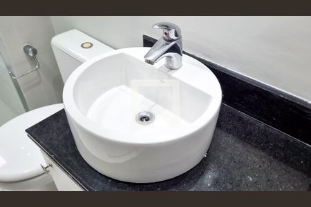 Banheiro de apartamento para alugar com 1 quarto, 39m² em Super Quadra Morumbi, São Paulo