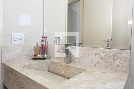 Apartamento à venda com 49m², 2 quartos e 1 vaga Apartamento à venda com 49m², 2 quartos e 1 vagaBanheiro