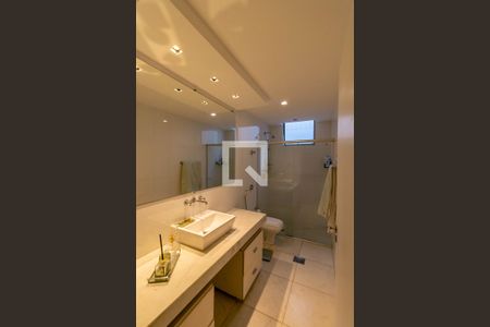 Apartamento para alugar com 195m², 4 quartos e 4 vagasBanheiro 2