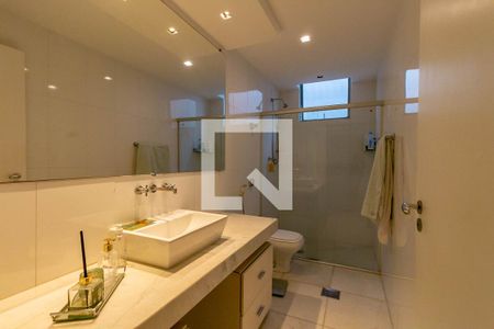 Apartamento para alugar com 195m², 4 quartos e 4 vagasBanheiro 2