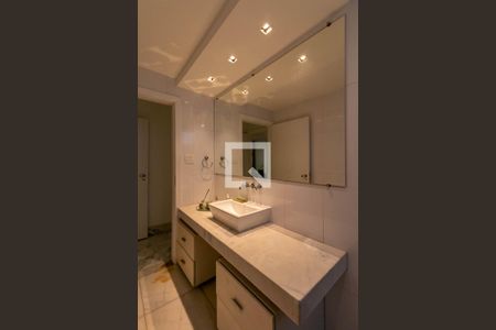 Apartamento para alugar com 195m², 4 quartos e 4 vagasBanheiro 2