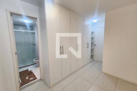 Apartamento à venda com 124m², 4 quartos e 2 vagas Apartamento à venda com 124m², 4 quartos e 2 vagasSuíte