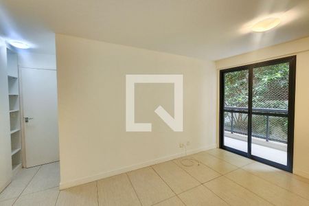 Apartamento à venda com 124m², 4 quartos e 2 vagas Apartamento à venda com 124m², 4 quartos e 2 vagasSuíte