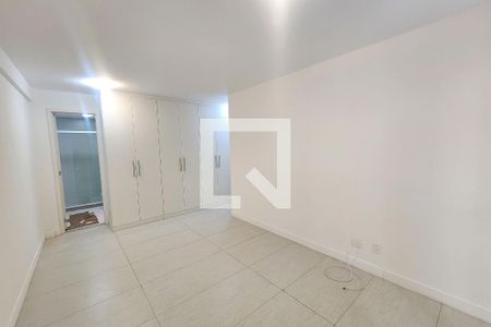 Apartamento à venda com 124m², 4 quartos e 2 vagas Apartamento à venda com 124m², 4 quartos e 2 vagasSuíte