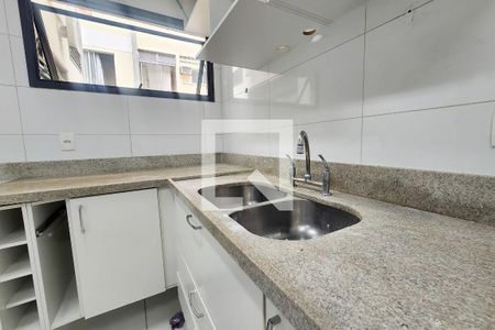 Apartamento à venda com 124m², 4 quartos e 2 vagas Apartamento à venda com 124m², 4 quartos e 2 vagasCozinha