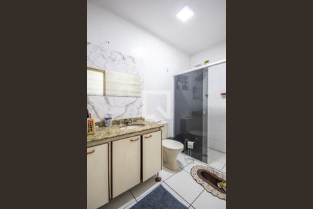 Casa à venda com 125m², 4 quartos e 2 vagasBanheiro 2
