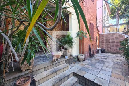 Casa de condomínio à venda com 549m², 9 quartos e 3 vagas Casa de condomínio à venda com 549m², 9 quartos e 3 vagasEntrada