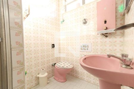 Casa de condomínio à venda com 549m², 9 quartos e 3 vagas Casa de condomínio à venda com 549m², 9 quartos e 3 vagasBanheiro da Suíte