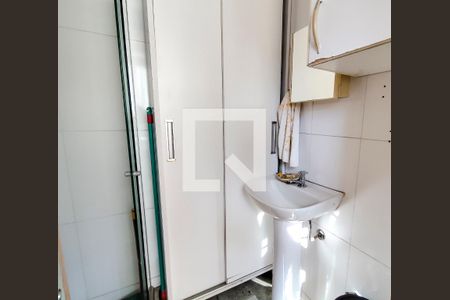 Banheiro de Serviço de apartamento à venda com 3 quartos, 105m² em Funcionários , Belo Horizonte