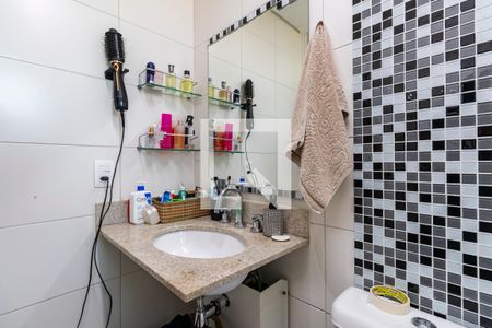 Apartamento à venda com 99m², 3 quartos e 2 vagasBanheiro da Suíte