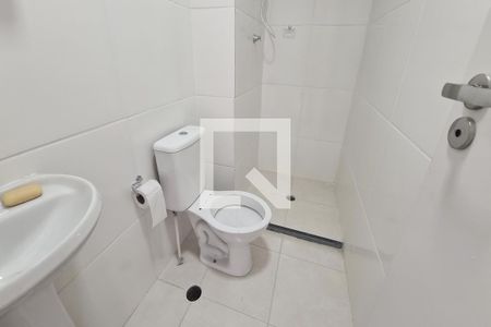 Banheiro de apartamento para alugar com 2 quartos, 39m² em Curicica, São Paulo