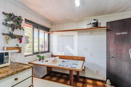 Casa à venda com 400m², 8 quartos e 4 vagas Casa à venda com 400m², 8 quartos e 4 vagasCozinha