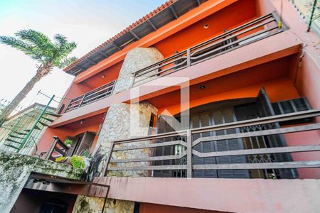 Casa à venda com 400m², 8 quartos e 4 vagas Casa à venda com 400m², 8 quartos e 4 vagasFachada