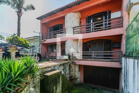 Casa à venda com 400m², 8 quartos e 4 vagas Casa à venda com 400m², 8 quartos e 4 vagasFachada