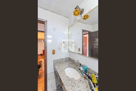 Casa à venda com 400m², 8 quartos e 4 vagas Casa à venda com 400m², 8 quartos e 4 vagasBanheiro 2