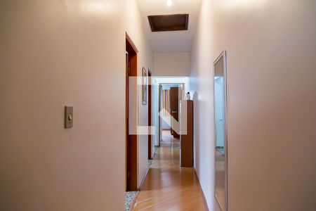 Casa à venda com 160m², 3 quartos e 4 vagasCorredor