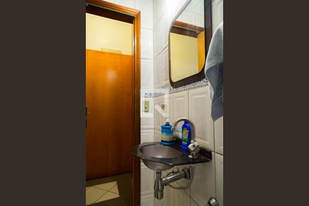 Lavabo de casa à venda com 3 quartos, 160m² em Conjunto Residencial Jardim Canaa, São Paulo