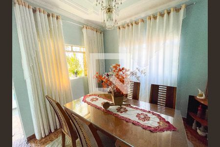 Sala de casa à venda com 3 quartos, 126m² em Industrial, Contagem