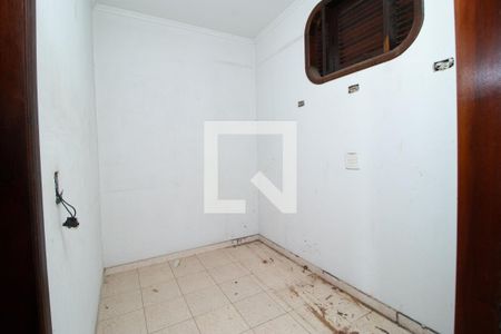 Casa à venda com 450m², 4 quartos e 8 vagasCloset da suíte 1