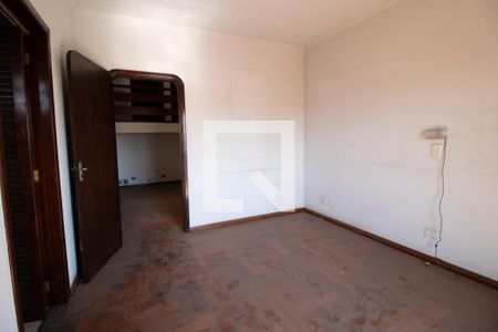 Casa à venda com 450m², 4 quartos e 8 vagasSuíte 1