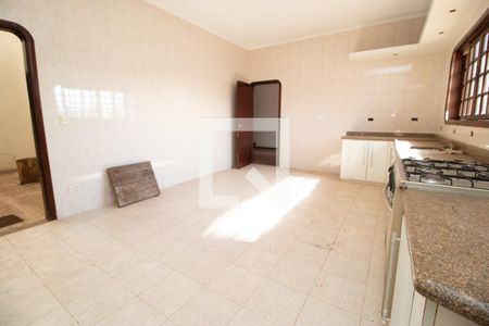 Casa à venda com 450m², 4 quartos e 8 vagasCozinha