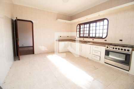 Casa à venda com 450m², 4 quartos e 8 vagasCozinha