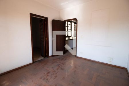 Casa à venda com 450m², 4 quartos e 8 vagasSuíte 1