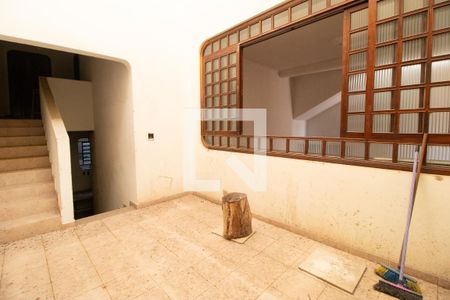 Casa à venda com 450m², 4 quartos e 8 vagasJardim de inverno