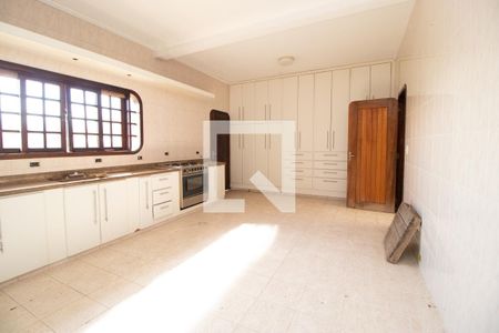 Casa à venda com 450m², 4 quartos e 8 vagasCozinha