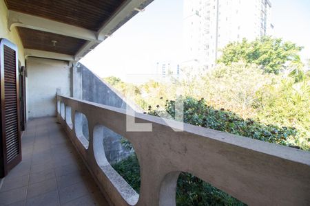 Casa à venda com 450m², 4 quartos e 8 vagasVaranda 2
