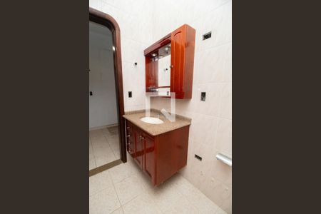 Casa à venda com 450m², 4 quartos e 8 vagasBanheiro da Suíte 2