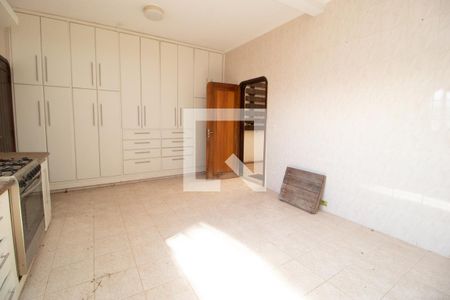 Casa à venda com 450m², 4 quartos e 8 vagasCozinha