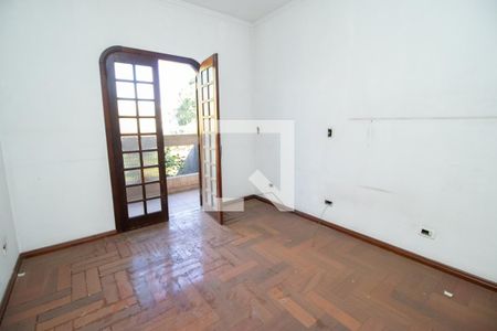 Casa à venda com 450m², 4 quartos e 8 vagasSuíte 3