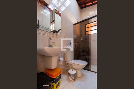 Casa à venda com 150m², 2 quartos e 3 vagas Casa à venda com 150m², 2 quartos e 3 vagasBanheiro de Serviço