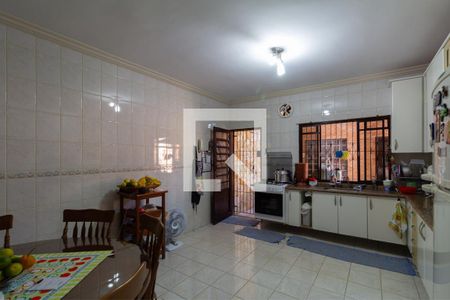 Casa à venda com 150m², 2 quartos e 3 vagas Casa à venda com 150m², 2 quartos e 3 vagasCozinha