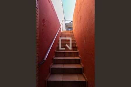 Casa à venda com 150m², 2 quartos e 3 vagas Casa à venda com 150m², 2 quartos e 3 vagasEscada Acesso