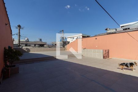 Casa à venda com 150m², 2 quartos e 3 vagas Casa à venda com 150m², 2 quartos e 3 vagasVaranda