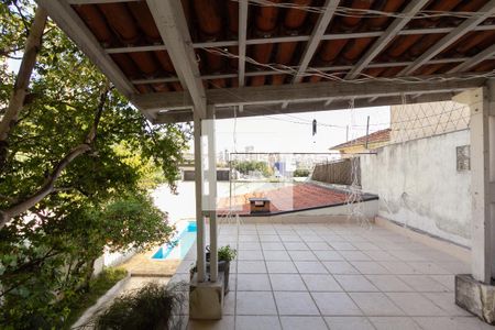 Casa à venda com 320m², 3 quartos e 2 vagas Casa à venda com 320m², 3 quartos e 2 vagasÁrea externa