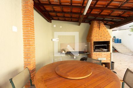 Casa à venda com 320m², 3 quartos e 2 vagas Casa à venda com 320m², 3 quartos e 2 vagasChurrasqueira