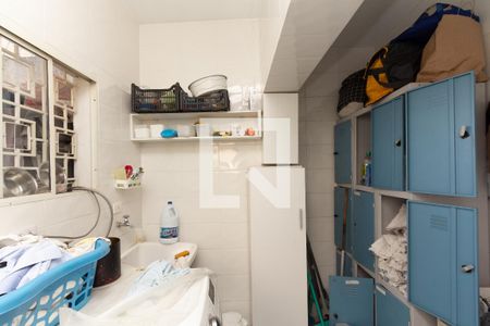 Casa à venda com 320m², 3 quartos e 2 vagas Casa à venda com 320m², 3 quartos e 2 vagasÁrea de Serviço